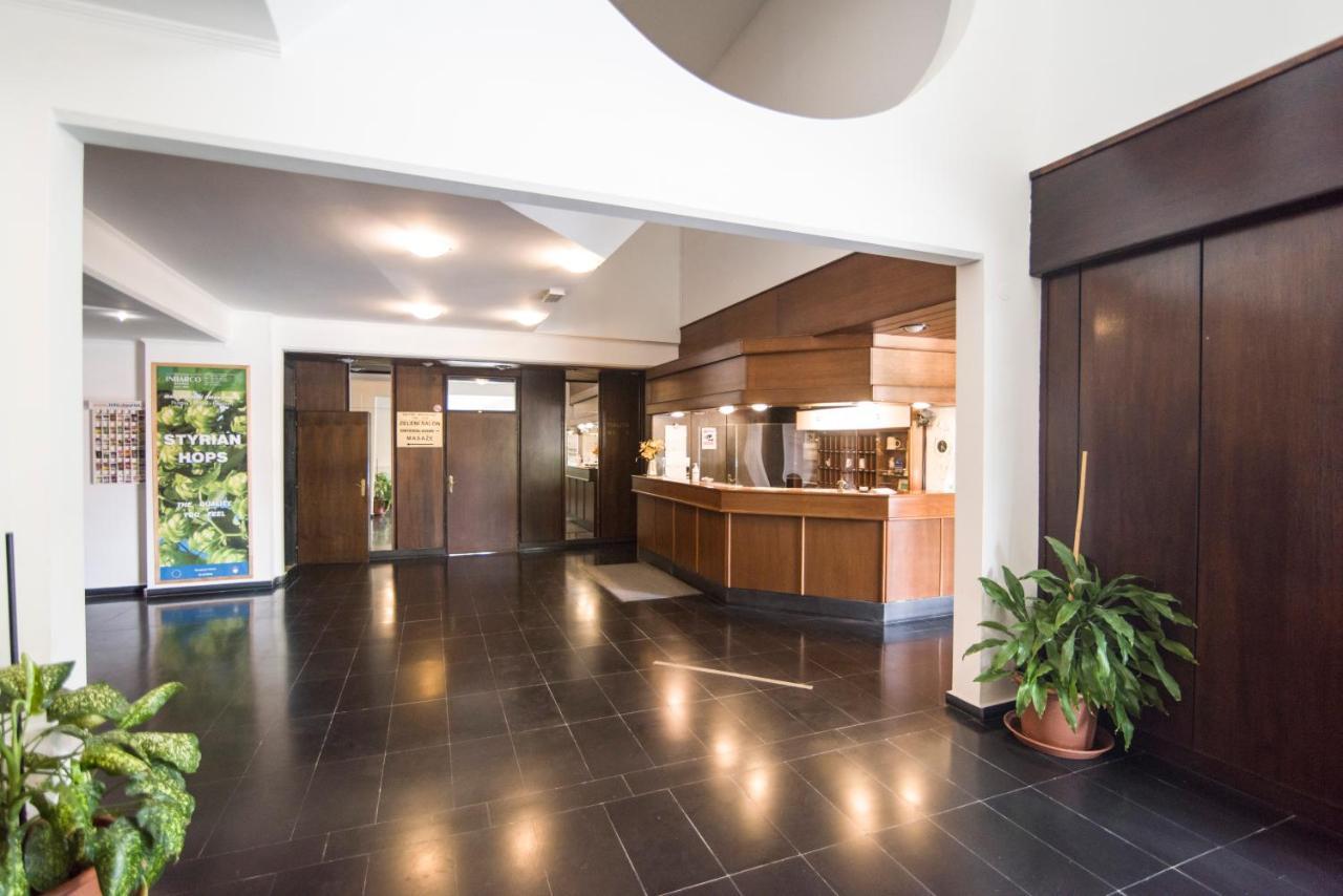 Hotel Prebold Luaran gambar