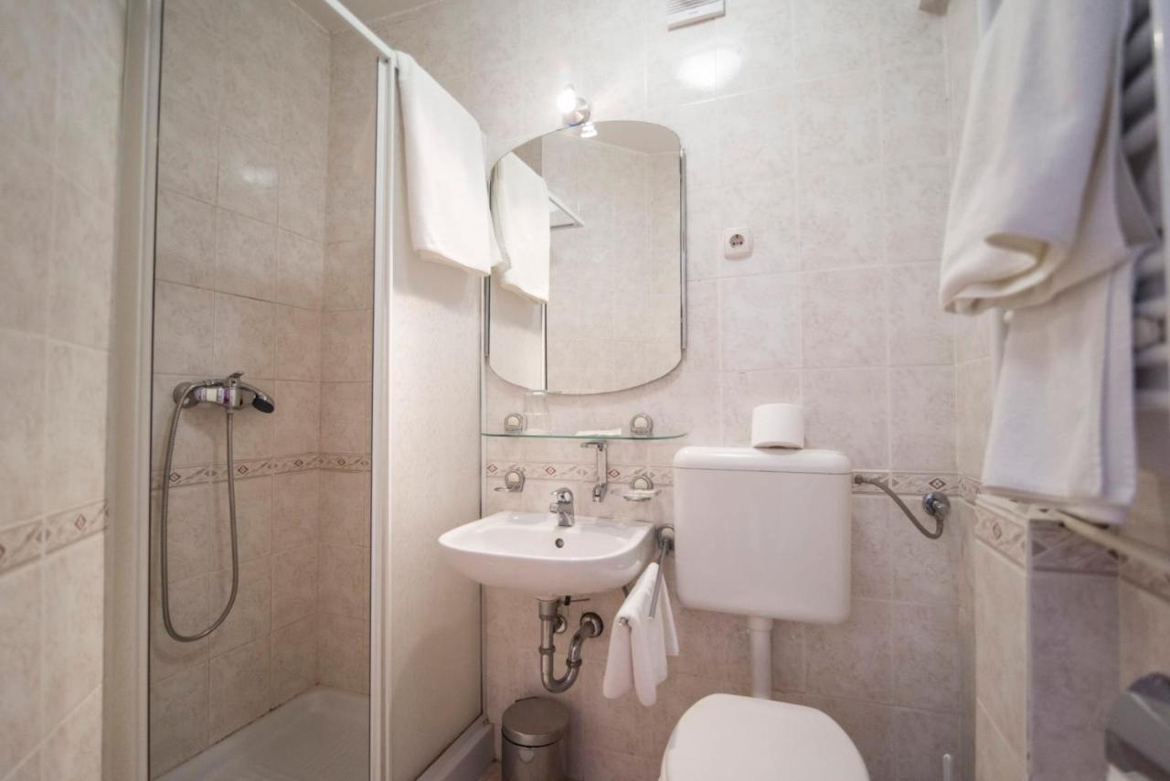 Hotel Prebold Luaran gambar