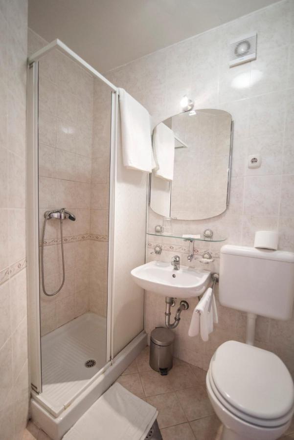 Hotel Prebold Luaran gambar