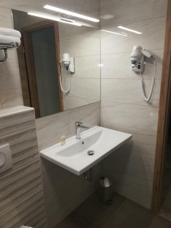 Hotel Prebold Luaran gambar