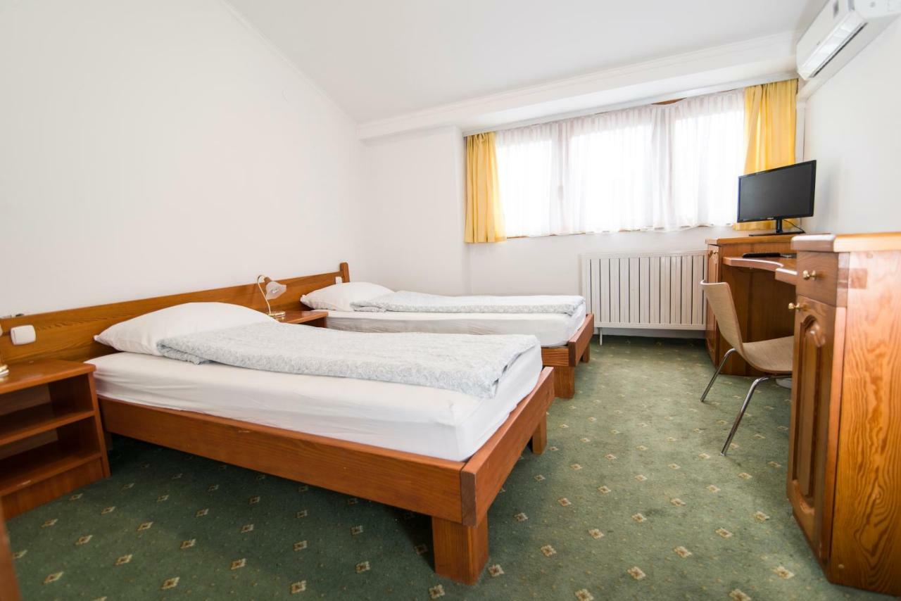 Hotel Prebold Luaran gambar